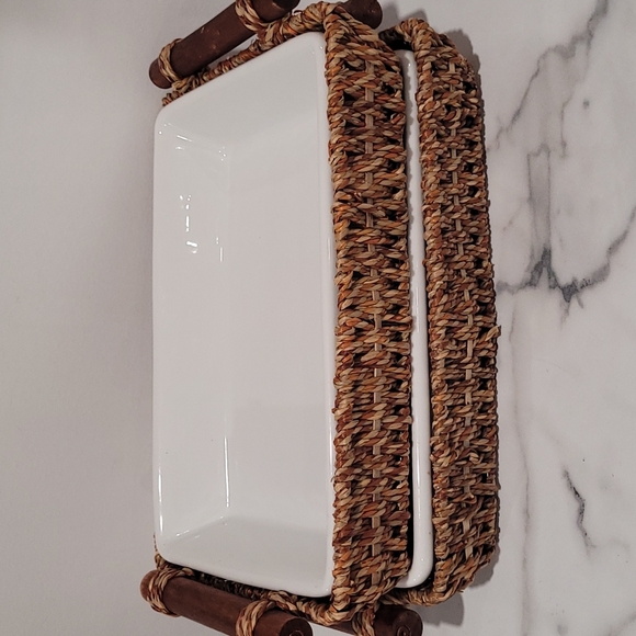 Wicker basket with serving plate - Picture 2 of 4